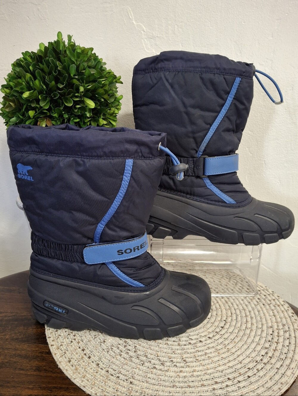 Sorel Navy and Light Blue Kids' Winter Snow Boots Size 5.
